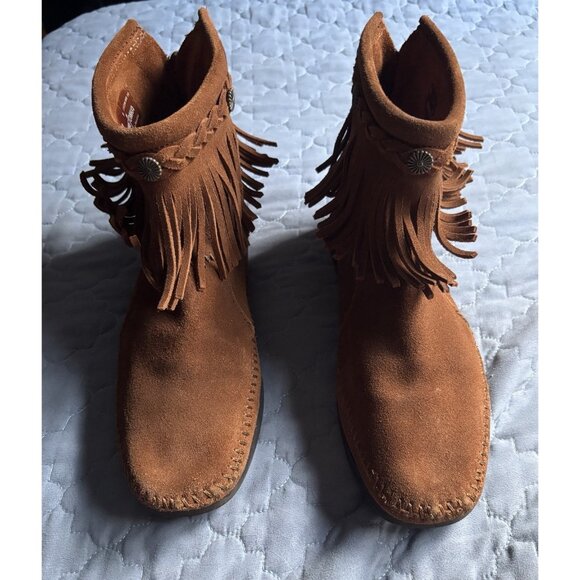 WOMEN'S MINNETONKA 292 HI TOP  DOUBLE FRINGE SIDE BACK BOOT BROWN COLOR SIZE 9 - Picture 1 of 7
